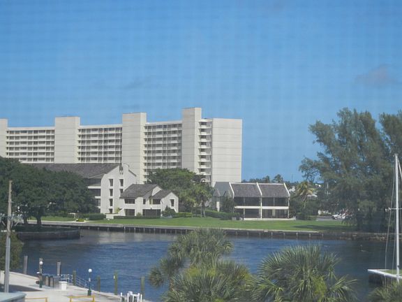 5th image of 1036 Us Highway 1 APT 118