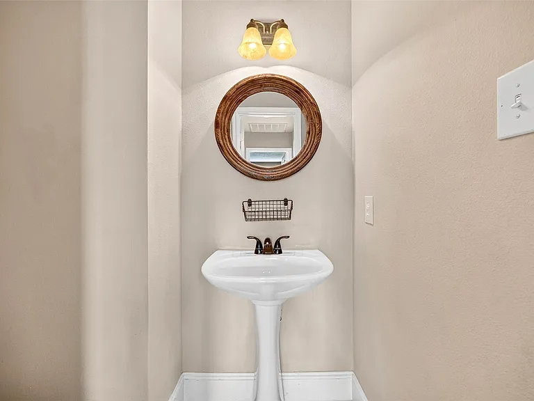 7603 Kenmark Ct — Photo 28
