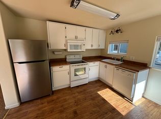 5807 Castle Ave APT B, Dunsmuir, CA 96025