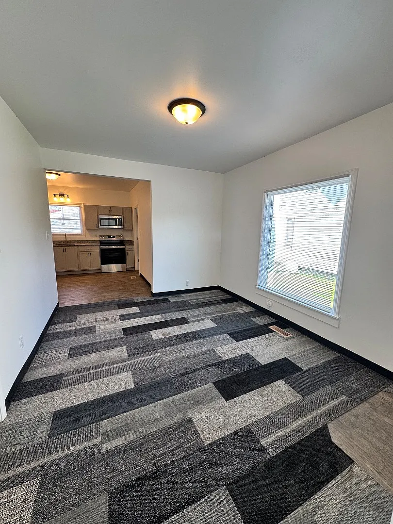 420 N Main St — Photo 4