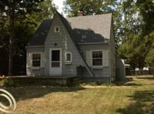 4078 Louella Ave, Waterford, MI 48329