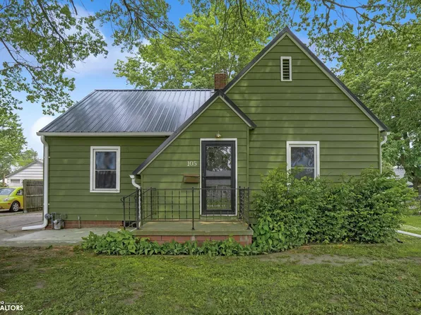 105 N Park Lane Dr, Knoxville, IA 50138