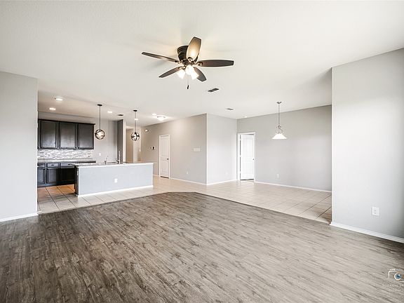 2nd image of 3428 Wavecrest Ln