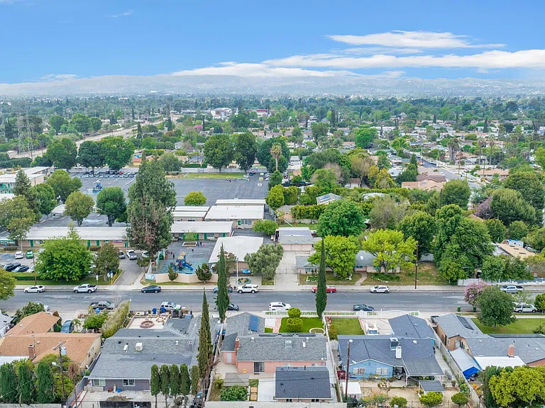 19033 Napa St — Photo 4