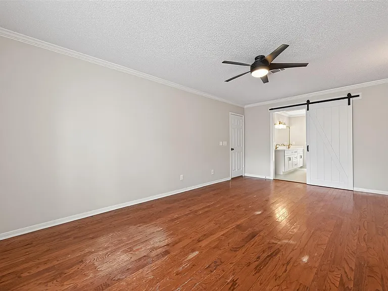 106 Breezy Point Pl — Photo 18