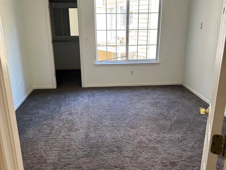 4887 White Rock Cir #H — Photo 4