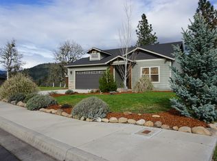 211 White Oak Way, Shady Cove, OR