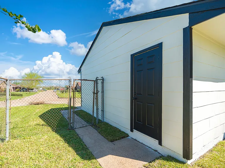 3538 Cork Dr — Photo 41