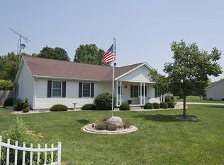 3989 Circle Dr, Auburn, IL 62615