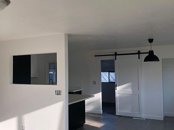 5th image of 1222 N Nocturne Dr