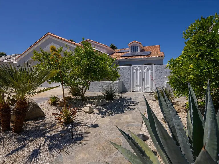 41215 Carlotta Dr — Photo 41