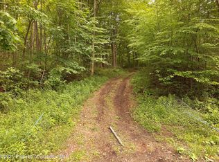 93 Grouse Hill Ln, Dalton, PA 18414