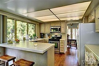 3rd image of 1033 S Barrow Ct
