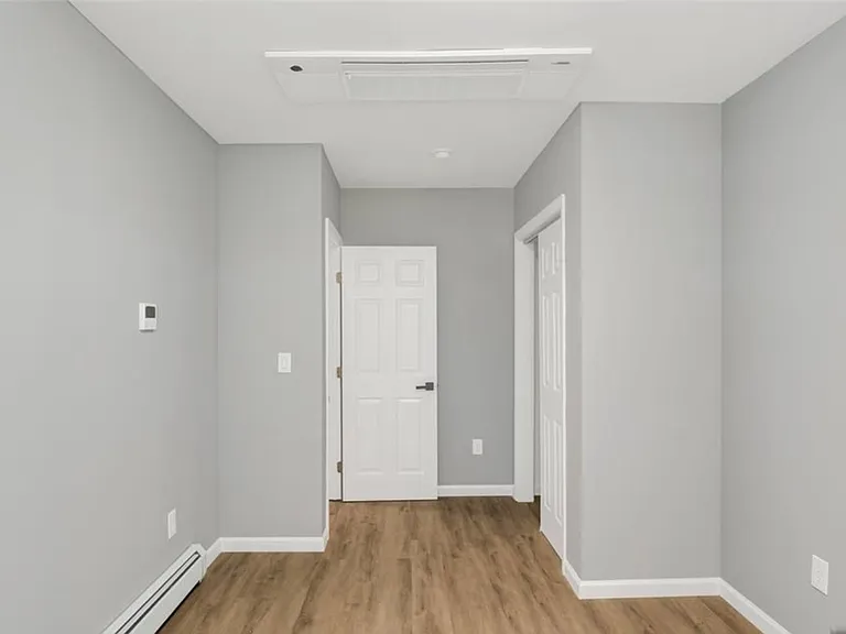 105 10th St #2 — Photo 15