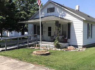120 West St, Hume, IL 61932