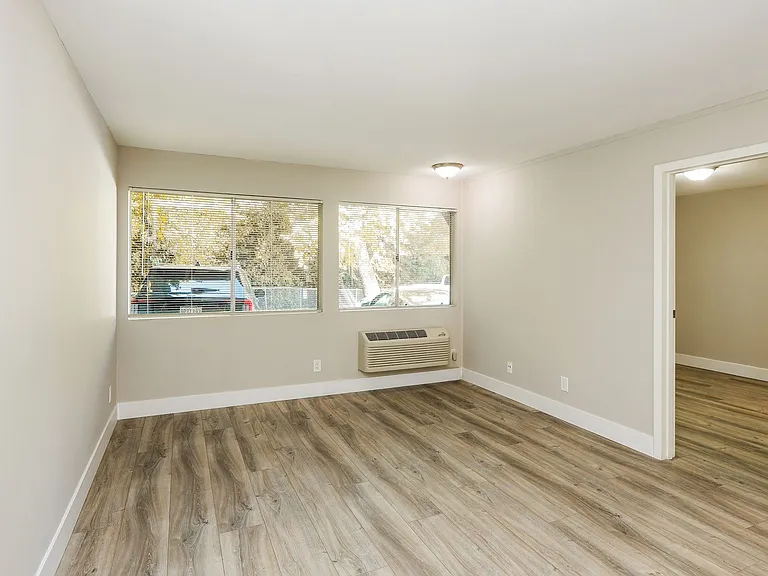 1400 Creekside Apartments CDM — Photo 5