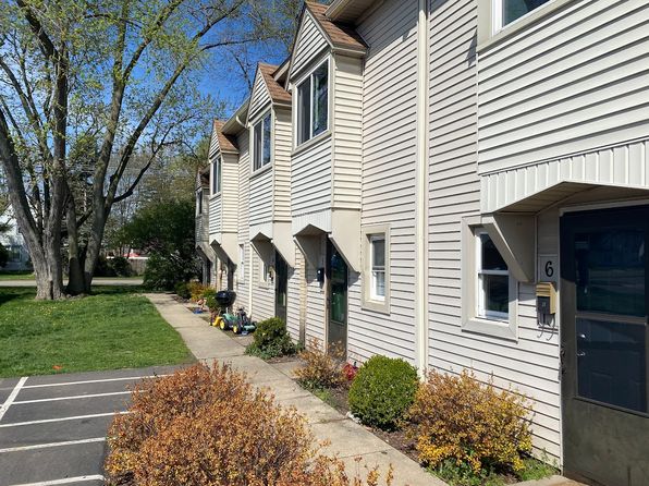1703 Broadway St #4, Niles, MI 49120