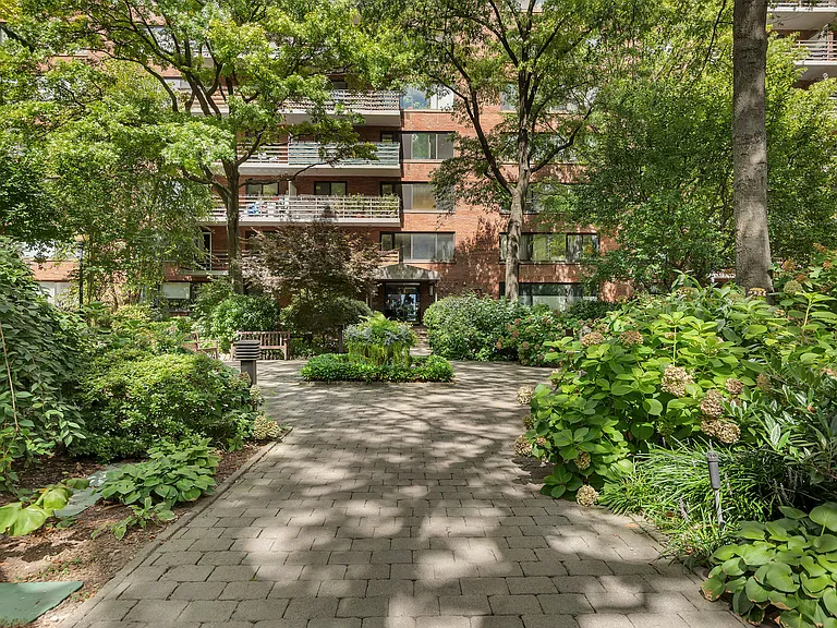 400 Central Park W #18C — Photo 26