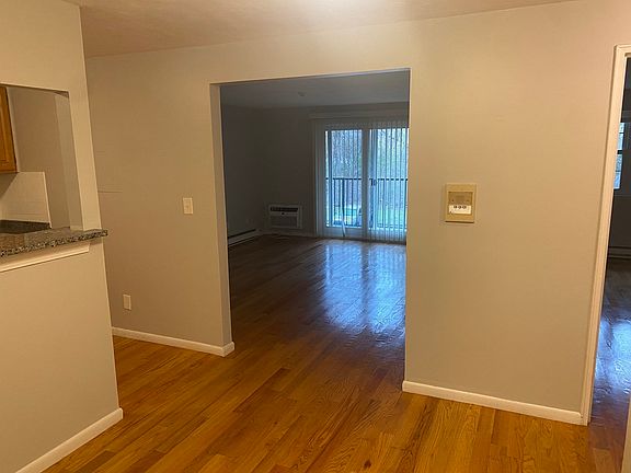 5th image of 56 Elmwood Park #1G