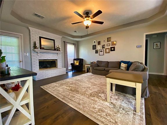 5th image of 428 Lee Road 850