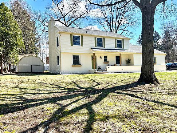2nd image of 85 Shadywood Ln