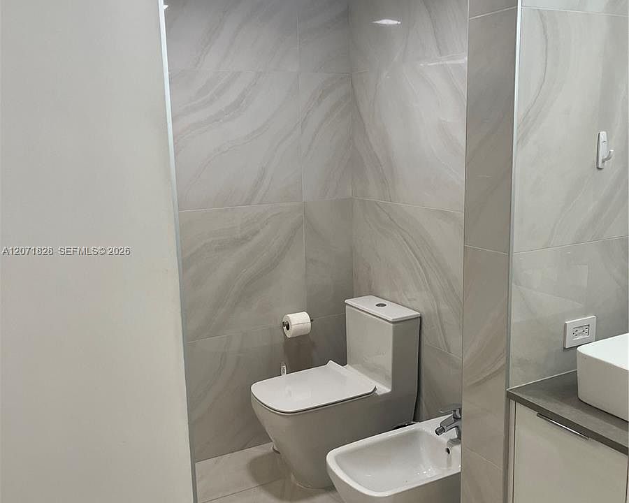 1st image of 20191 E Country Club Dr APT 503