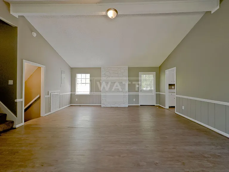 101 Shady Ln — Photo 3