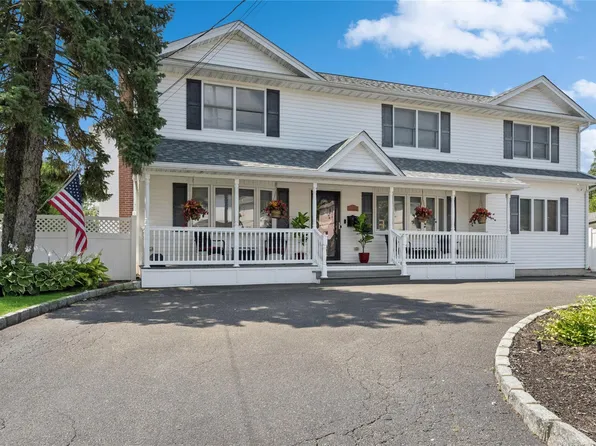 250 N Poplar Street, North Massapequa, NY 11758