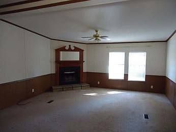 2nd image of 424 Davis Ln