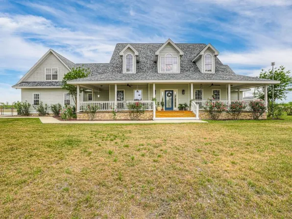 100 Little El Paso Rd, Martindale, TX 78655