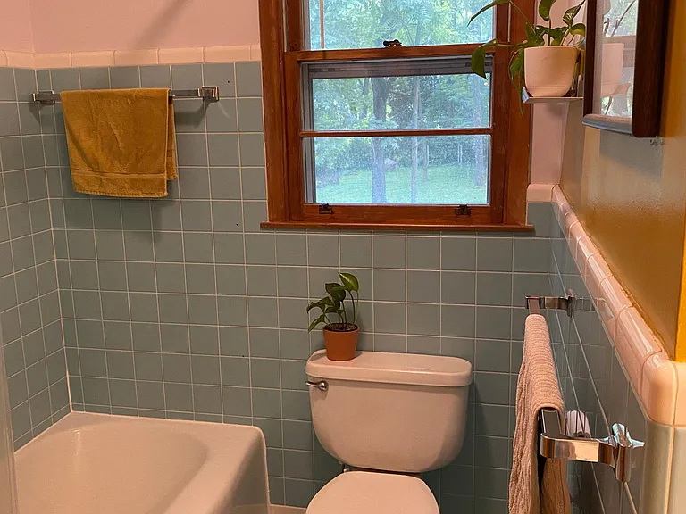 713 Robert Burns Dr — Photo 7