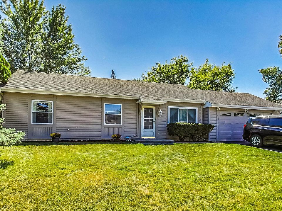 1st image of 951 Shorewood Dr