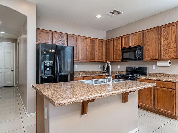 4th image of 17944 W Vogel Ave