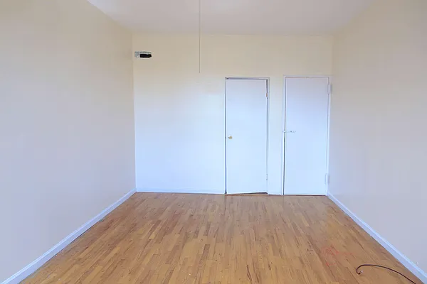 Rented by Nooklyn NYC LLC | media 8