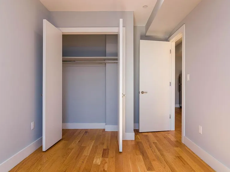 971 Lafayette Ave #3L — Photo 4