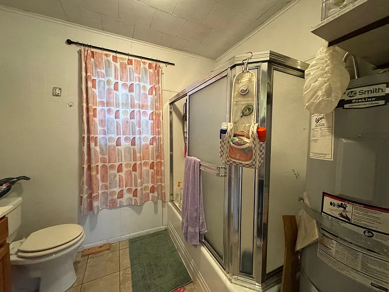 5 Bed 1.5 Bath in Fairhaven Close to Everything On a Bus Line — Photo 24