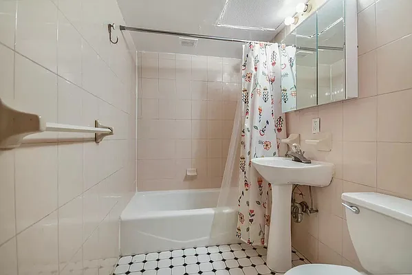 Rented by Compass | media 14