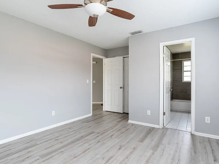 110 Riverraft Ct — Photo 10