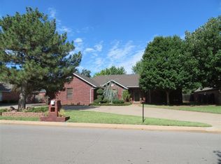 210 Pond Ridge Rd, Clinton, OK 73601