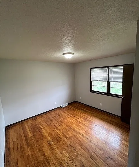 5906 SW 7th St — Photo 4