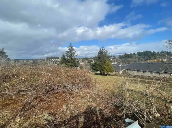 1396 Davis Rd S, Salem, OR 97306