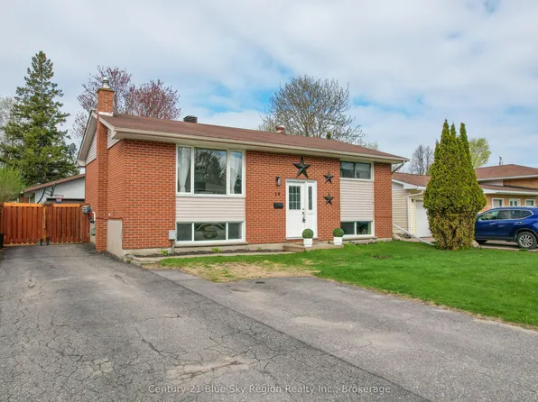19 Marshall Park Dr, North Bay, ON P1A 2N8