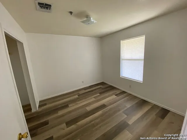 930 Drury Ln #4 — Photo 8