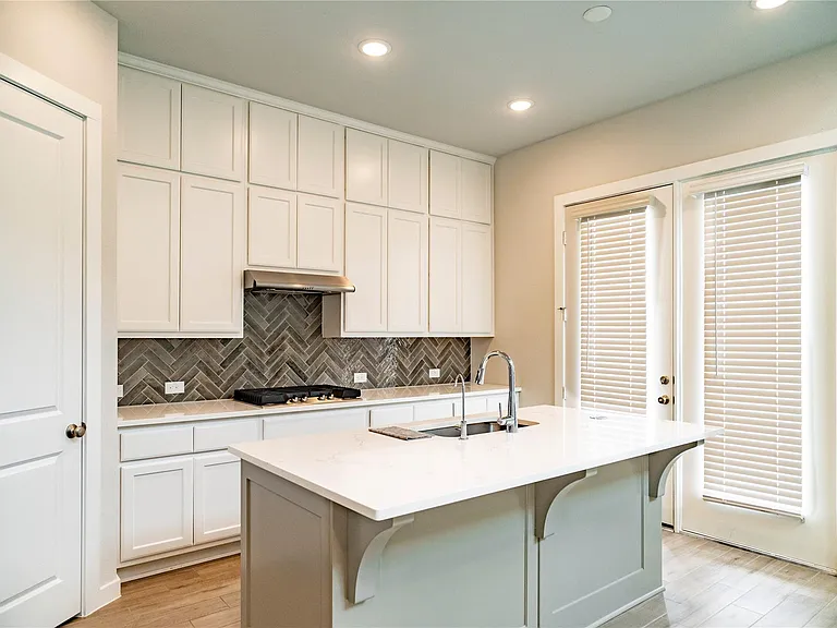 6526 Bramble Cove Ln — Photo 11