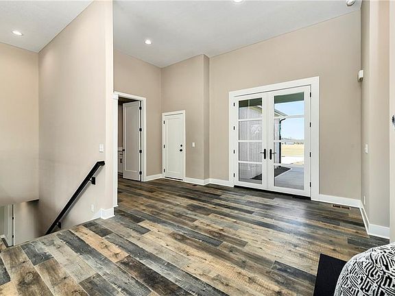 3rd image of 20322 166th St