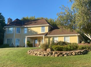 9336 Pierson Lake Dr, Chaska, MN 55318