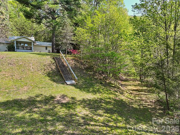 3rd image of 144 Bent Pine Dr