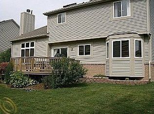 2701 Ivy Hill Dr, Commerce Township, MI