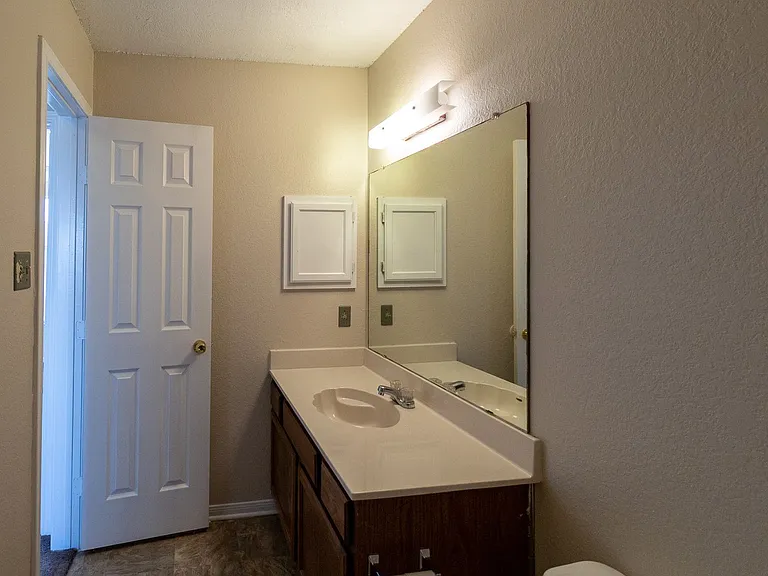 2701 Woodlands Dr — Photo 13