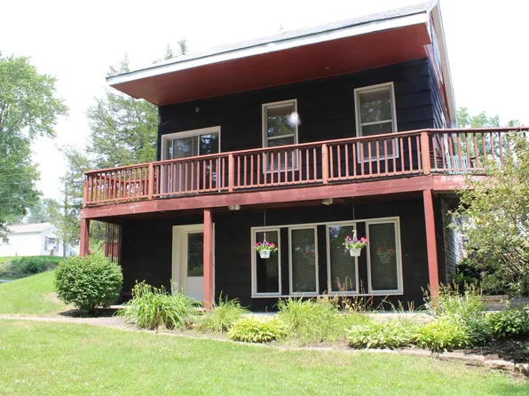 2930 W 1st St, Davenport, IA 52804